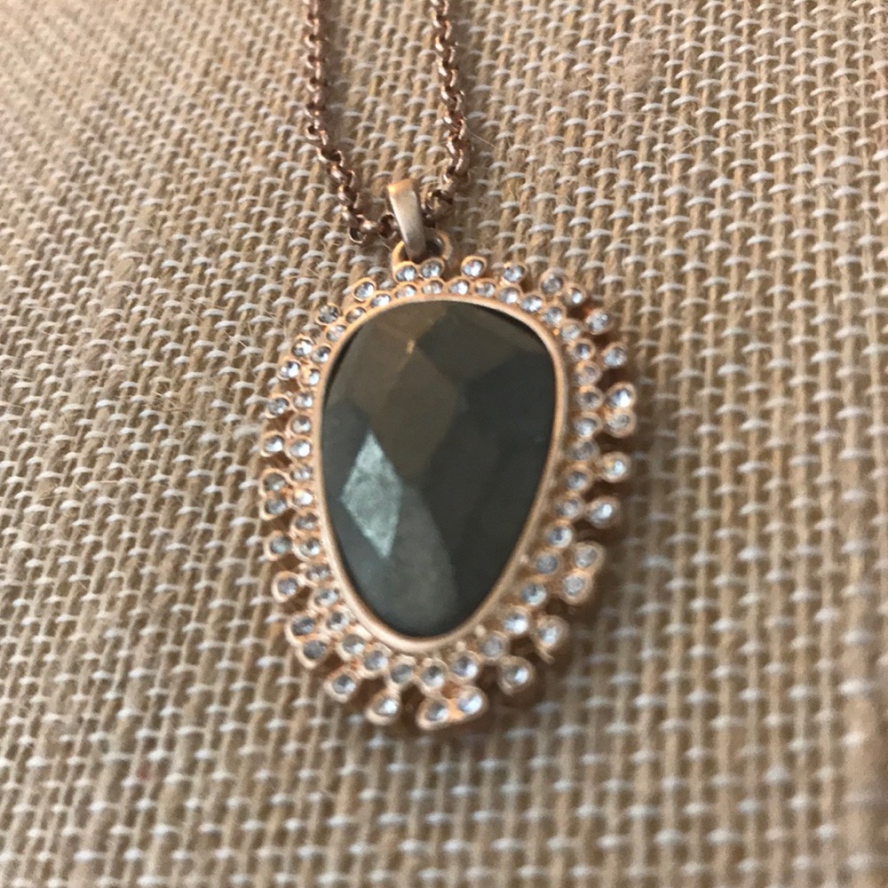 New faceted stone pendant necklace with bling - Picture 6 of 8